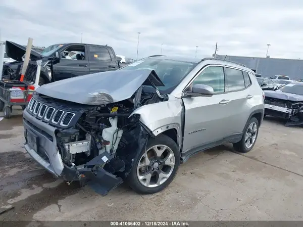 3C4NJCCB2KT662332 2019 JEEP COMPASS - Image 2