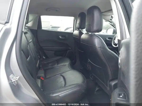 3C4NJCCB2KT662332 2019 JEEP COMPASS - Image 8
