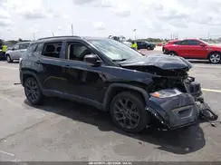 3C4NJCCB2KT685660 2019 JEEP COMPASS