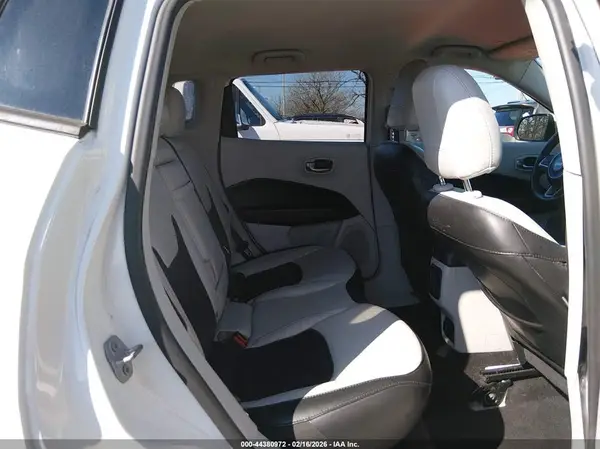 3C4NJCCB2KT699087 2019 JEEP COMPASS - Image 8