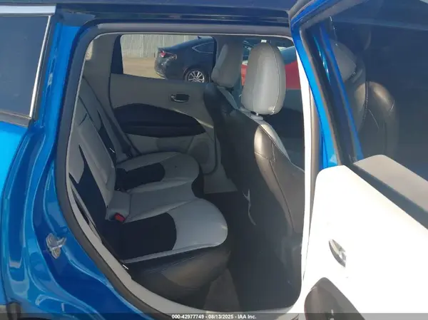 3C4NJCCB2KT809829 2019 JEEP COMPASS - Image 8