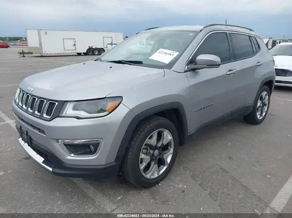 3C4NJCCB3JT357999 2018 JEEP COMPASS - Image 2