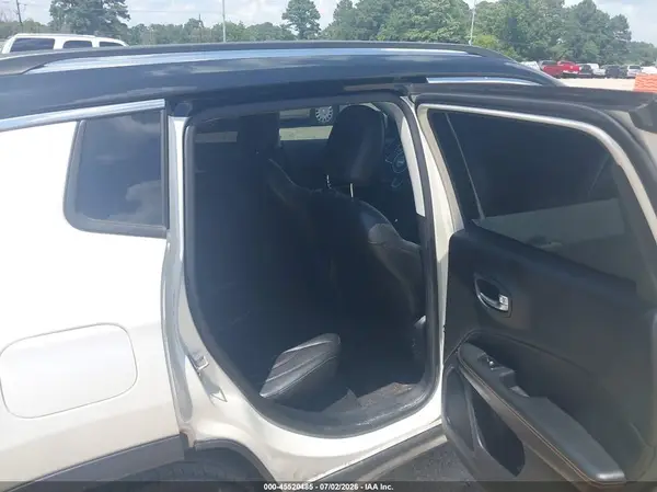 3C4NJCCB3JT361664 2018 JEEP COMPASS - Image 8