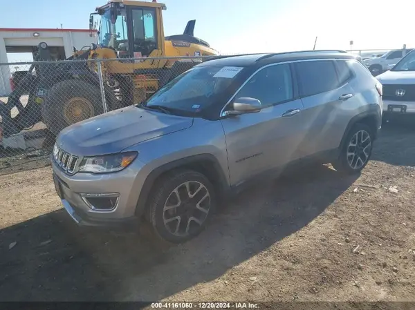 3C4NJCCB3JT368517 2018 JEEP COMPASS - Image 2