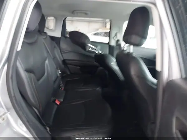 3C4NJCCB3KT664526 2019 JEEP COMPASS - Image 8