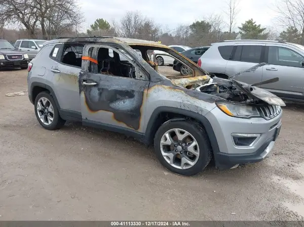 3C4NJCCB3KT675963 2019 JEEP COMPASS - Image 1