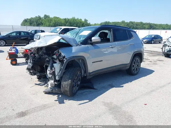 3C4NJCCB3KT819611 2019 JEEP COMPASS - Image 2