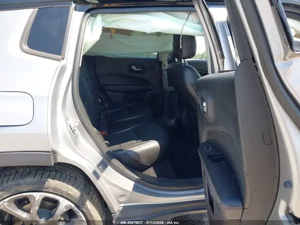 3C4NJCCB3KT819611 2019 JEEP COMPASS - Image 8