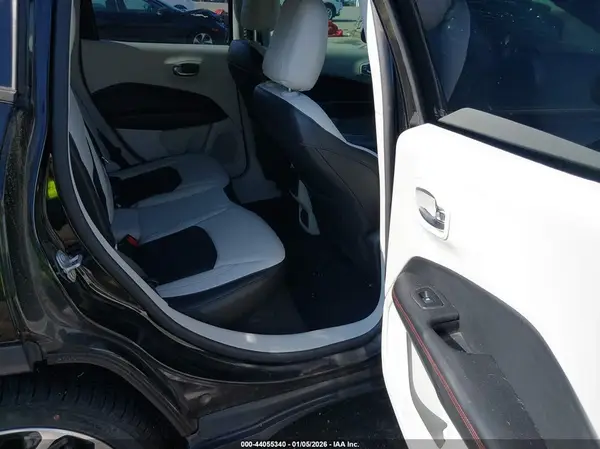 3C4NJCCB4JT124214 2018 JEEP COMPASS - Image 8