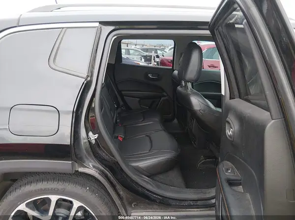 3C4NJCCB4JT195008 2018 JEEP COMPASS - Image 8