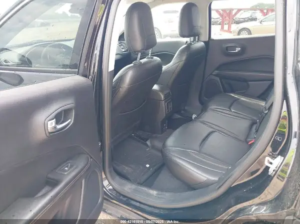 3C4NJCCB4JT329208 2018 JEEP COMPASS - Image 8