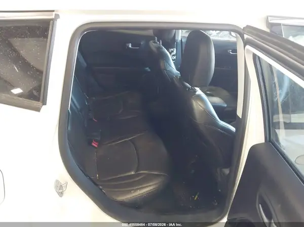 3C4NJCCB4JT358479 2018 JEEP COMPASS - Image 8