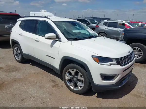 3C4NJCCB4JT358773 2018 JEEP COMPASS - Image 1
