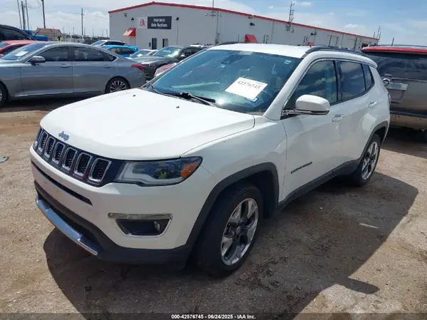 3C4NJCCB4JT358773 2018 JEEP COMPASS - Image 2