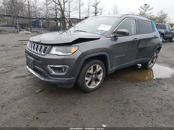 3C4NJCCB4JT358868 2018 JEEP COMPASS - Image 2
