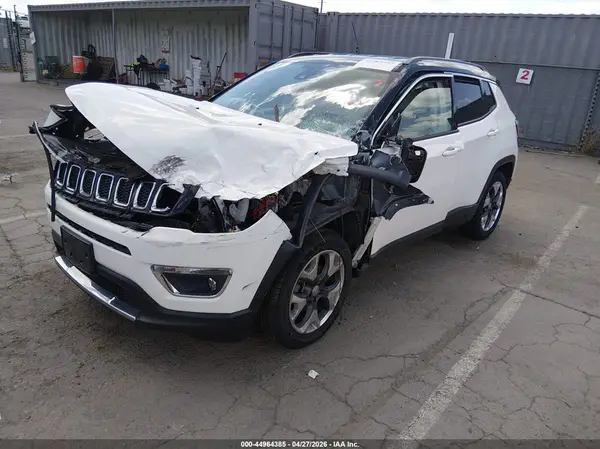 3C4NJCCB4JT405767 2018 JEEP COMPASS - Image 2