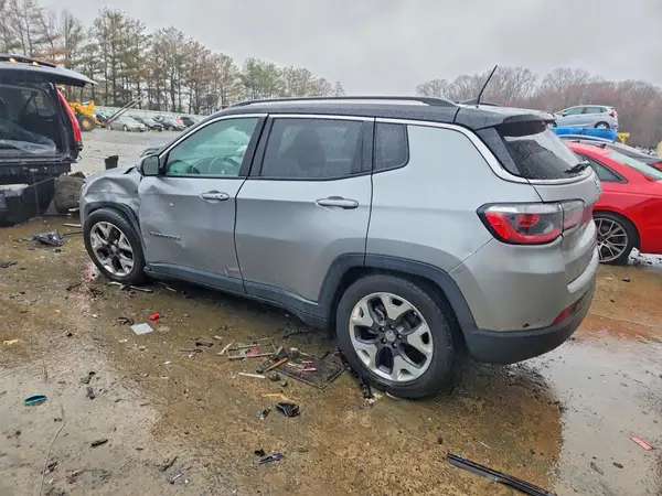 3C4NJCCB4JT405896 2018 JEEP COMPASS - Image 2