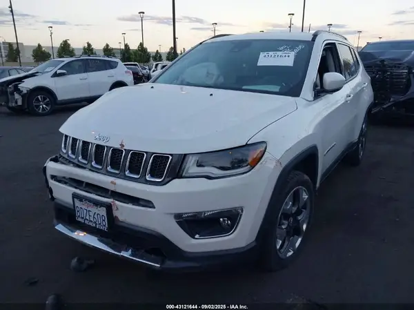 3C4NJCCB4JT406997 2018 JEEP COMPASS - Image 2