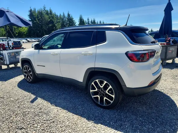 3C4NJCCB4JT488973 2018 JEEP COMPASS - Image 2