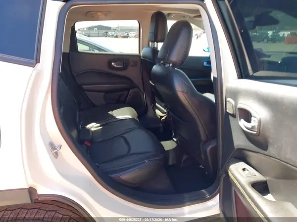 3C4NJCCB4JT494899 2018 JEEP COMPASS - Image 8