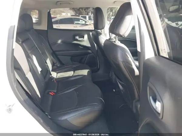 3C4NJCCB4KT637450 2019 JEEP COMPASS - Image 8