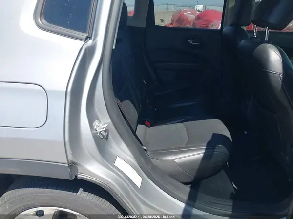 3C4NJCCB4KT679892 2019 JEEP COMPASS - Image 8