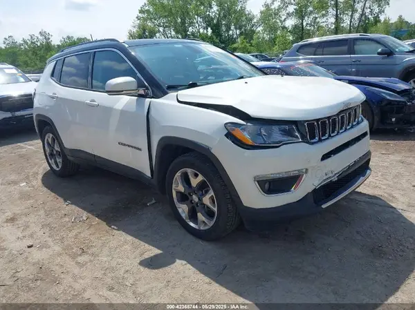 3C4NJCCB4KT743865 2019 JEEP COMPASS - Image 1