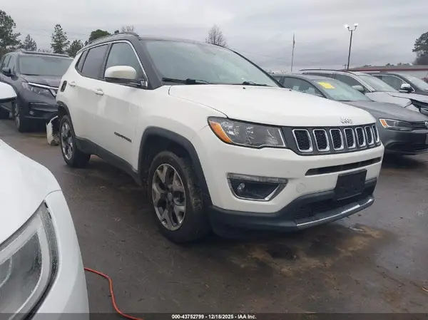 3C4NJCCB5JT155889 2018 JEEP COMPASS - Image 1