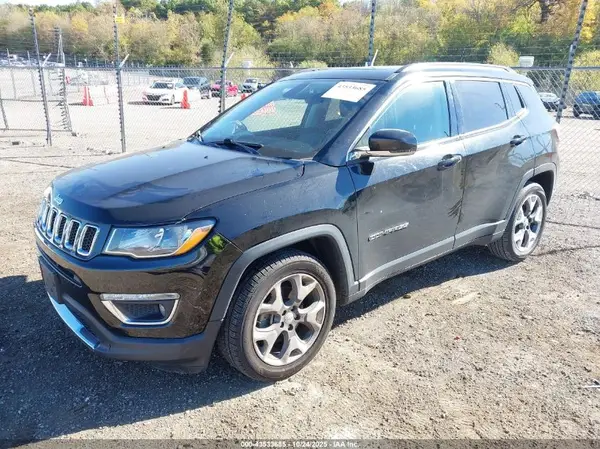 3C4NJCCB5JT211572 2018 JEEP COMPASS - Image 2