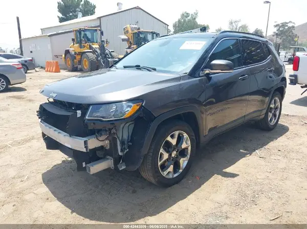 3C4NJCCB5JT253420 2018 JEEP COMPASS - Image 2