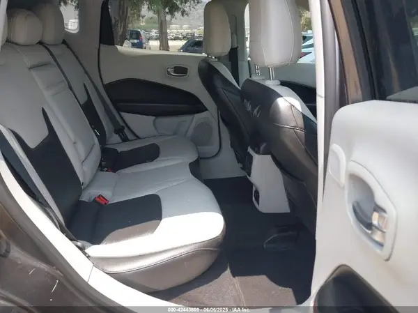3C4NJCCB5JT253420 2018 JEEP COMPASS - Image 8