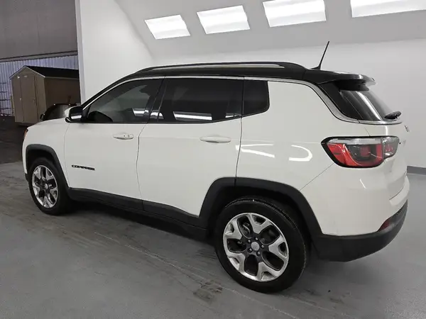 3C4NJCCB5JT285994 2018 JEEP COMPASS - Image 2