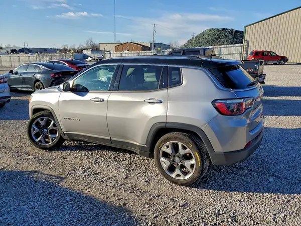 3C4NJCCB5JT351329 2018 JEEP COMPASS - Image 2