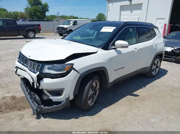 3C4NJCCB5JT405924 2018 JEEP COMPASS - Image 2