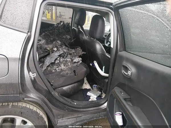 3C4NJCCB5LT211252 2020 JEEP COMPASS - Image 8