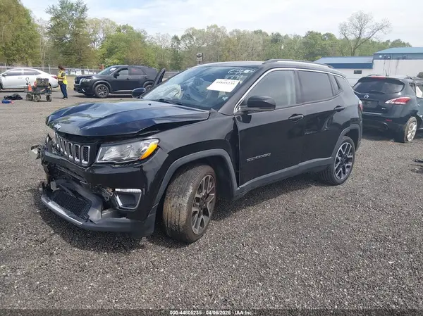 3C4NJCCB6JT122268 2018 JEEP COMPASS - Image 2