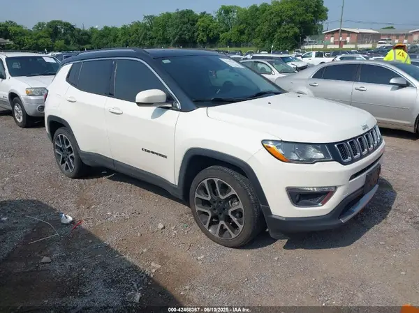 3C4NJCCB6JT308974 2018 JEEP COMPASS - Image 1