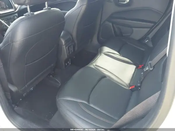 3C4NJCCB6JT308974 2018 JEEP COMPASS - Image 8