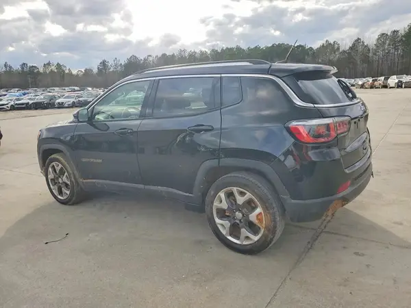 3C4NJCCB6JT330764 2018 JEEP COMPASS - Image 2
