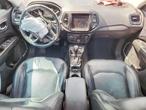 3C4NJCCB6JT357883 2018 JEEP COMPASS - Image 8