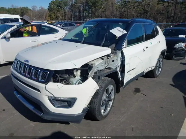 3C4NJCCB6JT368530 2018 JEEP COMPASS - Image 2