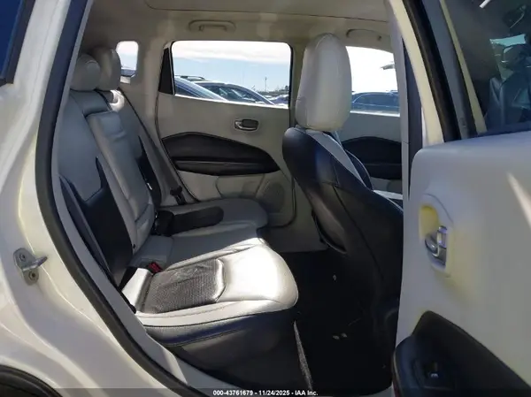 3C4NJCCB6JT368530 2018 JEEP COMPASS - Image 8