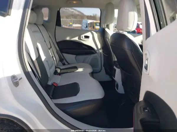 3C4NJCCB6JT406533 2018 JEEP COMPASS - Image 8