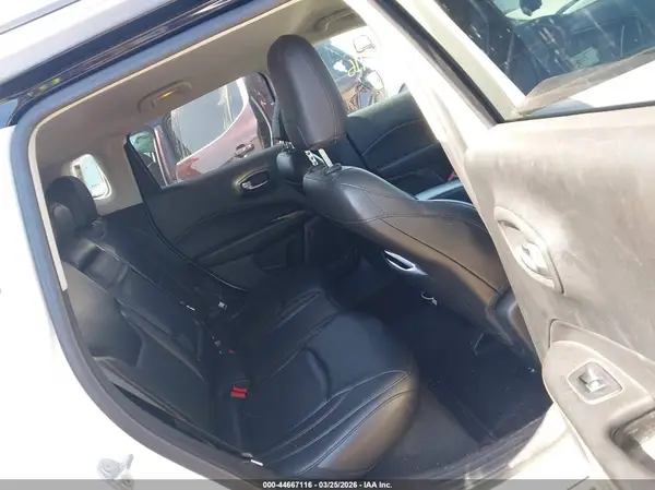 3C4NJCCB6JT425227 2018 JEEP COMPASS - Image 8