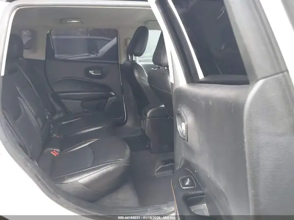 3C4NJCCB6KT637899 2019 JEEP COMPASS - Image 8