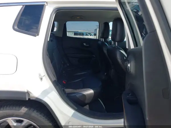 3C4NJCCB6KT662513 2019 JEEP COMPASS - Image 8