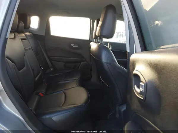 3C4NJCCB6KT814760 2019 JEEP COMPASS - Image 8