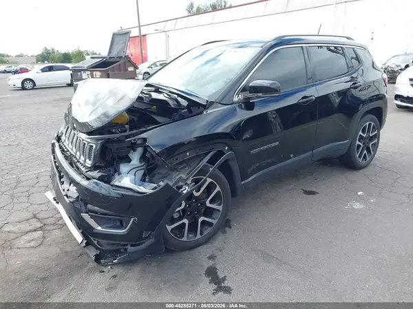 3C4NJCCB7JT122666 2018 JEEP COMPASS - Image 2