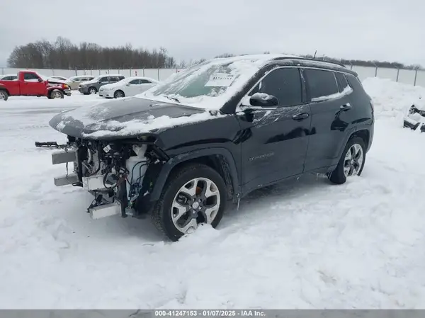 3C4NJCCB7JT155988 2018 JEEP COMPASS - Image 2