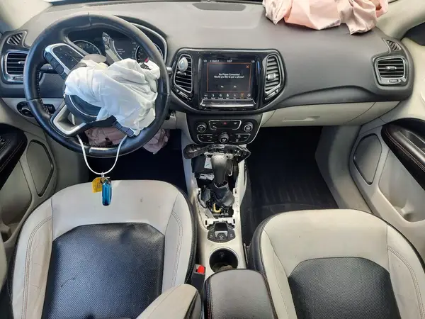3C4NJCCB7JT211492 2018 JEEP COMPASS - Image 8